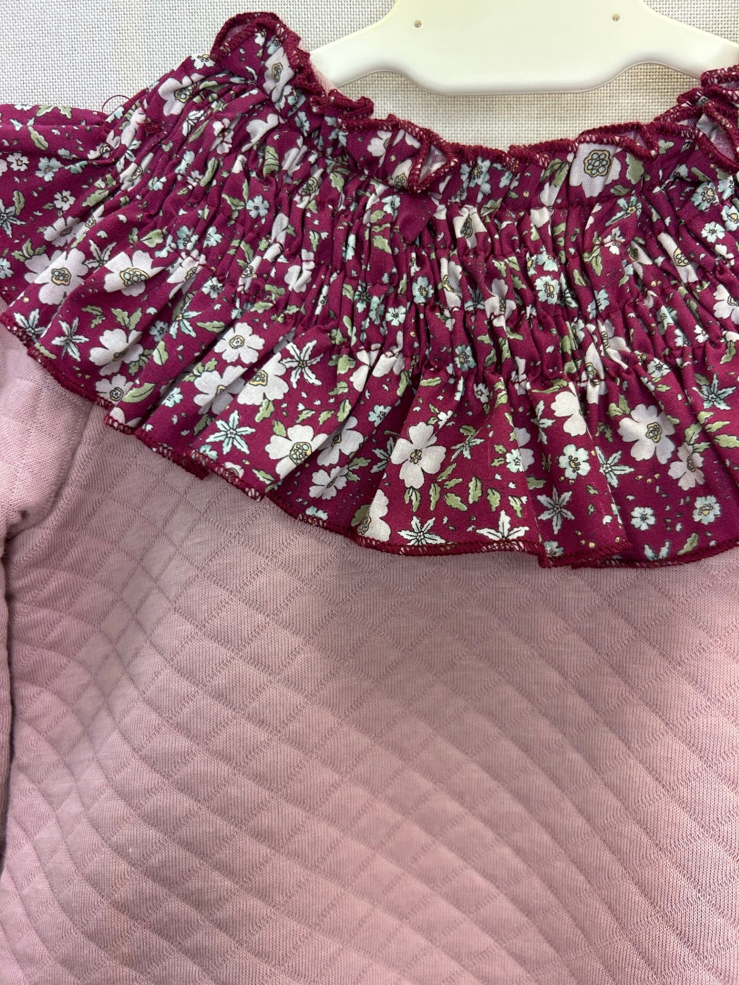 Jesusito002-Rosa-Burdeos. Jesusito002-Rosa-Burdeos.